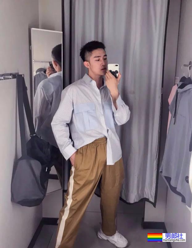 湖北腹肌小哥，男生就该这样 - 51虹马