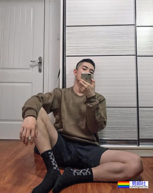 湖北腹肌小哥，男生就该这样 - 51虹马