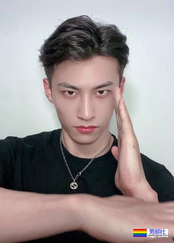 高颜值大长腿未免也太帅！-51虹马