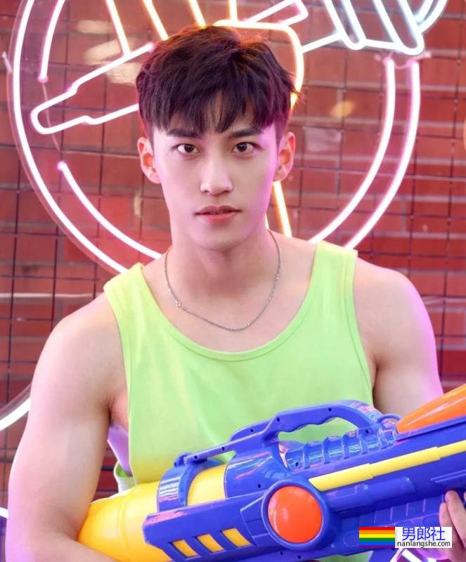 高颜值大长腿未免也太帅！ - 51虹马