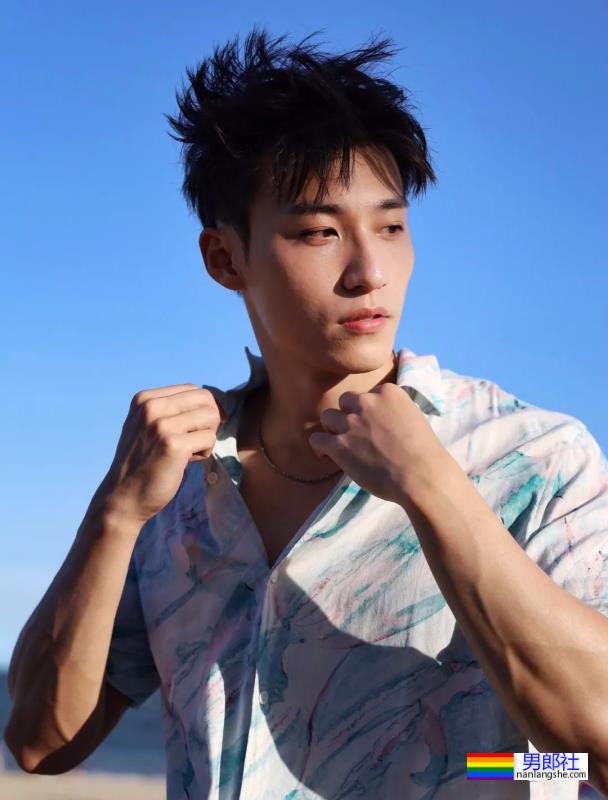 高颜值大长腿未免也太帅！ - 51虹马