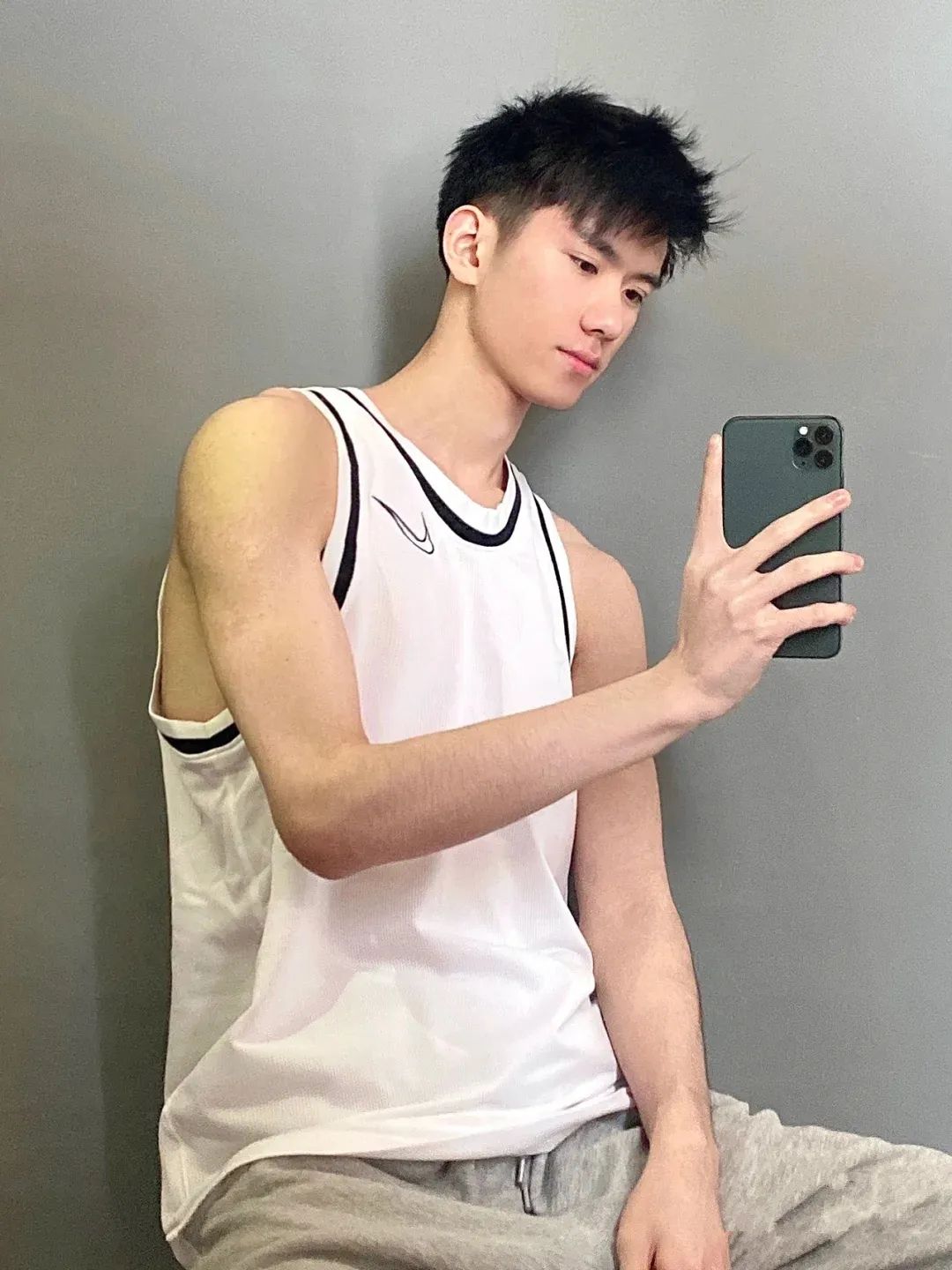 18岁毛球小哥哥太帅了！ - 51虹马