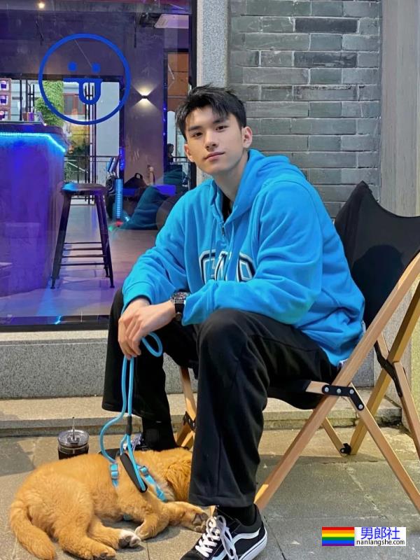 18岁毛球小哥哥太帅了！ - 51虹马