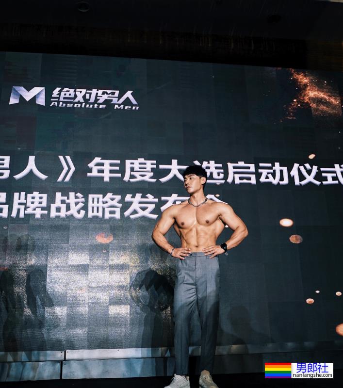 这群西装革履的《绝对男人》,一整个爱住了! - 51虹马 这群西装革履的《绝对男人》,一整个爱住了! - 51虹马