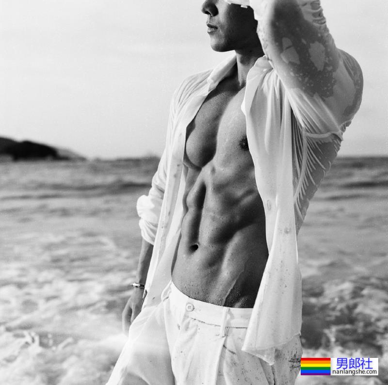 这群西装革履的《绝对男人》,一整个爱住了! - 51虹马 这群西装革履的《绝对男人》,一整个爱住了! - 51虹马