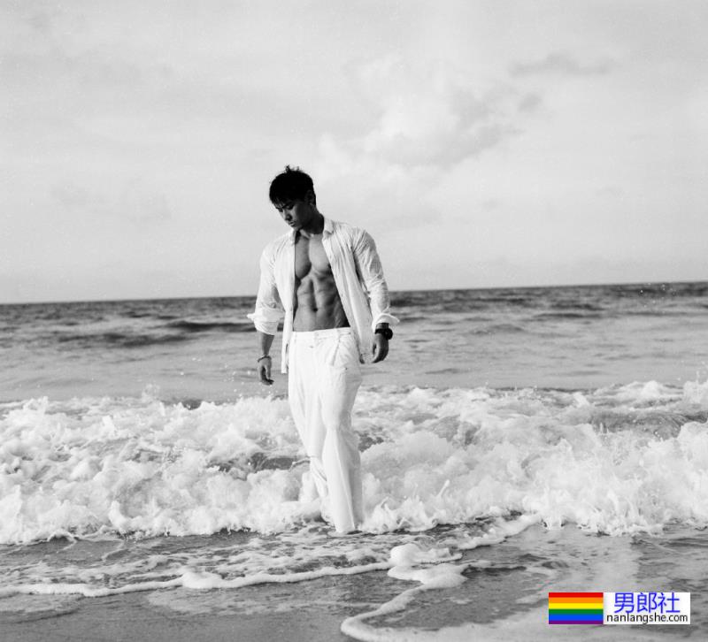 这群西装革履的《绝对男人》,一整个爱住了! - 51虹马 这群西装革履的《绝对男人》,一整个爱住了! - 51虹马