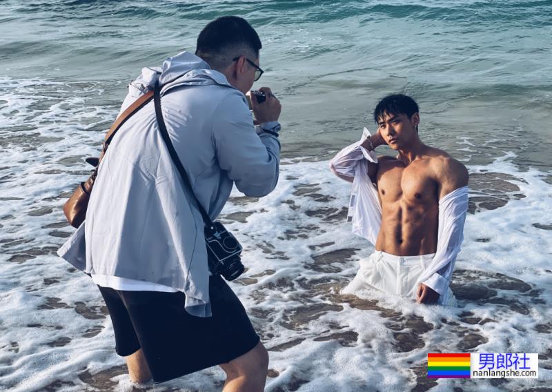 这群西装革履的《绝对男人》,一整个爱住了! - 51虹马 这群西装革履的《绝对男人》,一整个爱住了! - 51虹马