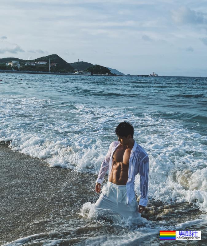 这群西装革履的《绝对男人》,一整个爱住了! - 51虹马 这群西装革履的《绝对男人》,一整个爱住了! - 51虹马