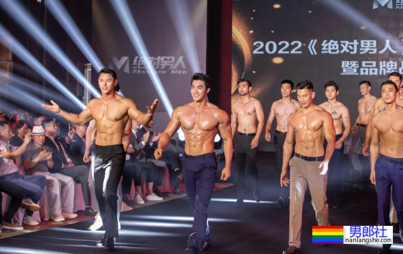 这群西装革履的《绝对男人》,一整个爱住了! - 51虹马 这群西装革履的《绝对男人》,一整个爱住了! - 51虹马