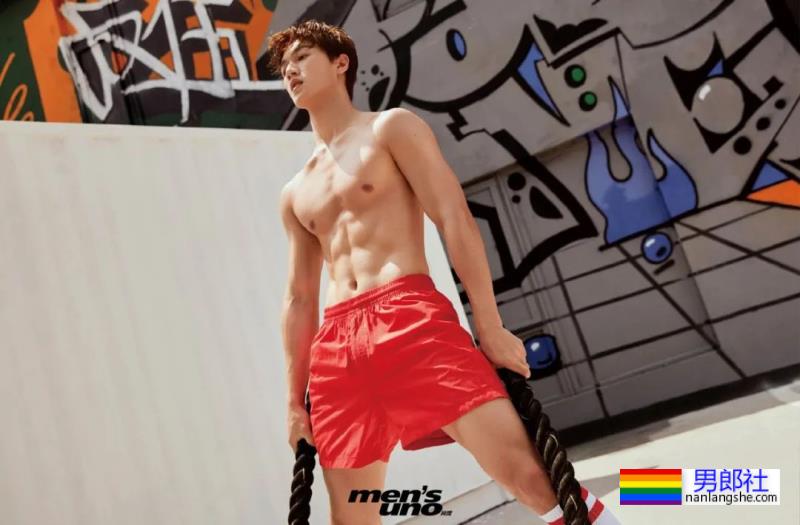 华中科技大学校草​李昀锐太帅了，肌肉身材迷倒多少学弟？-51虹马