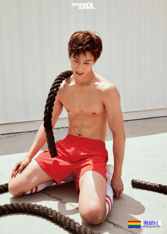 华中科技大学校草​李昀锐太帅了，肌肉身材迷倒多少学弟？ - 51虹马