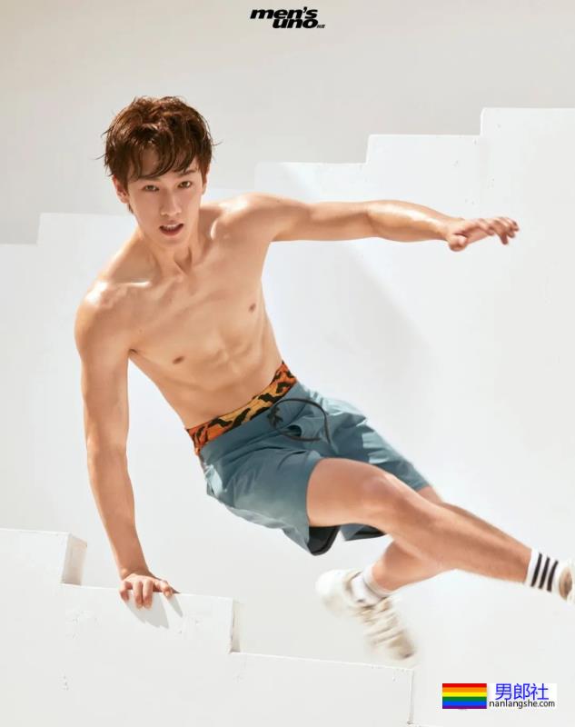 华中科技大学校草​李昀锐太帅了，肌肉身材迷倒多少学弟？ - 51虹马