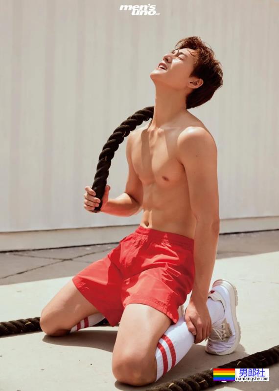 华中科技大学校草​李昀锐太帅了，肌肉身材迷倒多少学弟？ - 51虹马