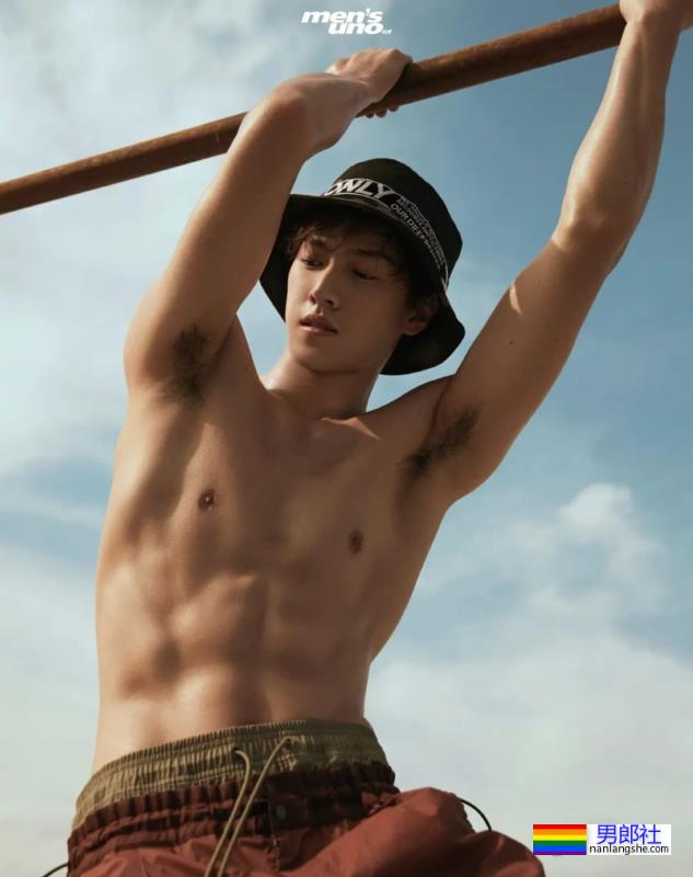 华中科技大学校草​李昀锐太帅了，肌肉身材迷倒多少学弟？ - 51虹马