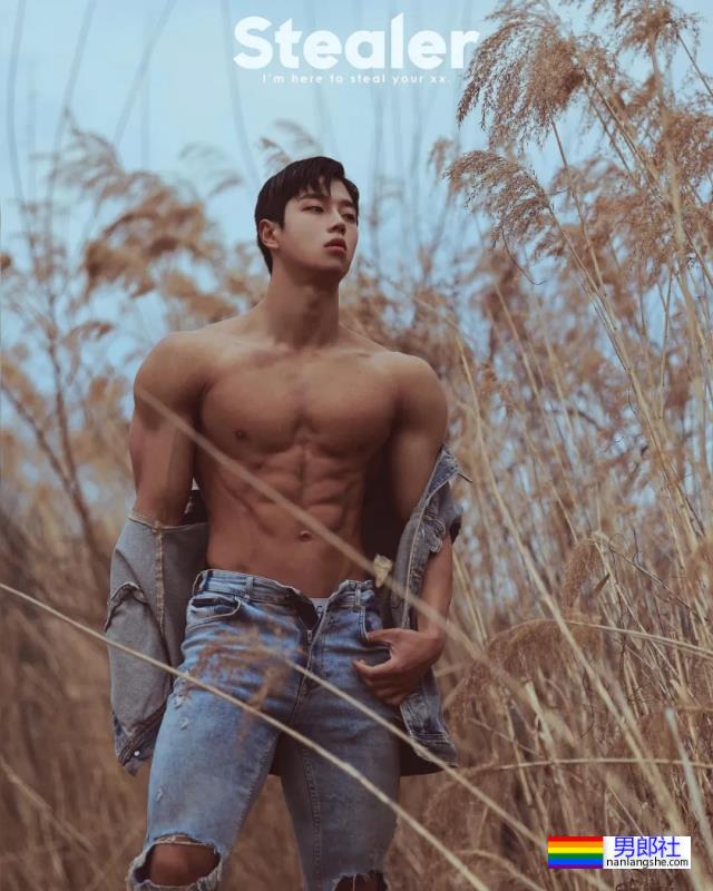 肉壮小哥拍浴巾写真火了,也太让人抵抗不了吧! - 51虹马 肉壮小哥拍浴巾写真火了,也太让人抵抗不了吧! - 51虹马