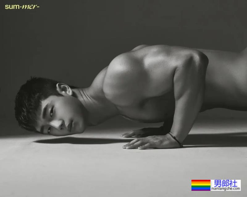 肉壮小哥拍浴巾写真火了,也太让人抵抗不了吧! - 51虹马 肉壮小哥拍浴巾写真火了,也太让人抵抗不了吧! - 51虹马