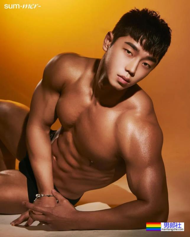 肉壮小哥拍浴巾写真火了,也太让人抵抗不了吧! - 51虹马 肉壮小哥拍浴巾写真火了,也太让人抵抗不了吧! - 51虹马