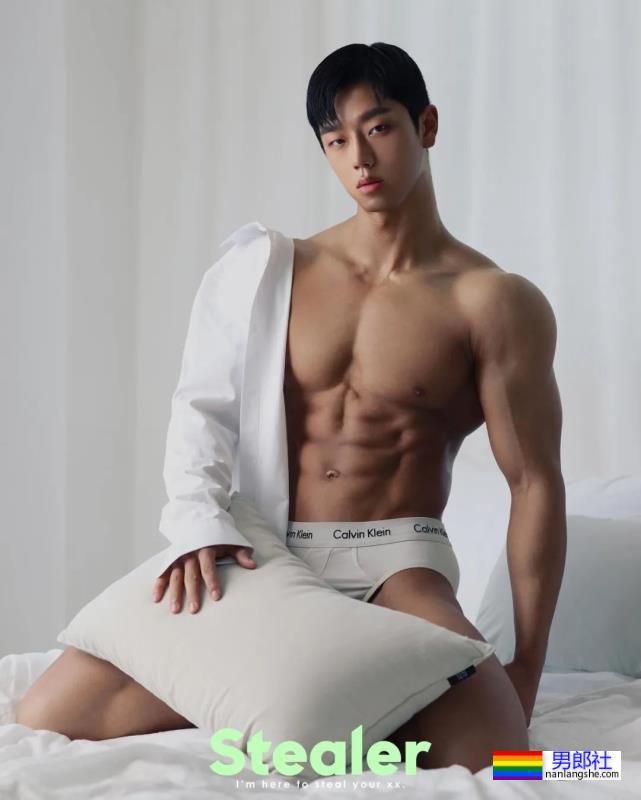 肉壮小哥拍浴巾写真火了,也太让人抵抗不了吧! - 51虹马 肉壮小哥拍浴巾写真火了,也太让人抵抗不了吧! - 51虹马