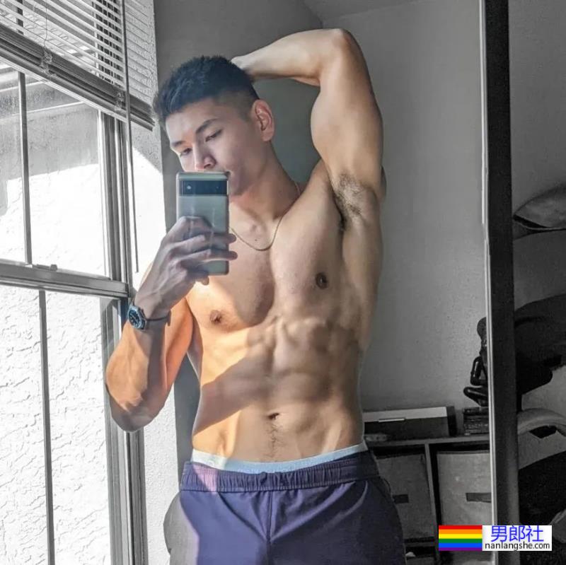 推特肌肉教练露脸狂掉粉,网友急支招拍电影补救! - 51虹马 推特肌肉教练露脸狂掉粉,网友急支招拍电影补救! - 51虹马