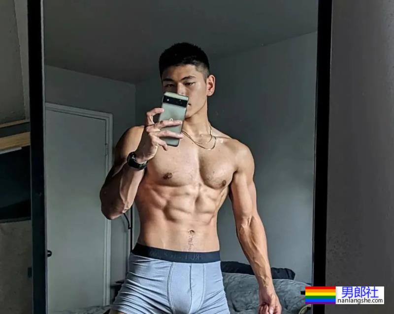 推特肌肉教练露脸狂掉粉,网友急支招拍电影补救! - 51虹马 推特肌肉教练露脸狂掉粉,网友急支招拍电影补救! - 51虹马