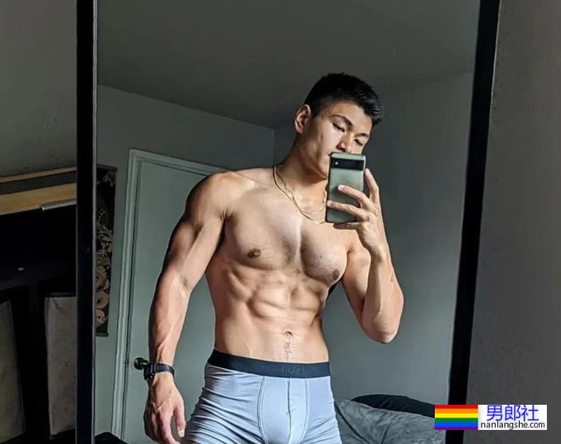 推特肌肉教练露脸狂掉粉,网友急支招拍电影补救! - 51虹马 推特肌肉教练露脸狂掉粉,网友急支招拍电影补救! - 51虹马