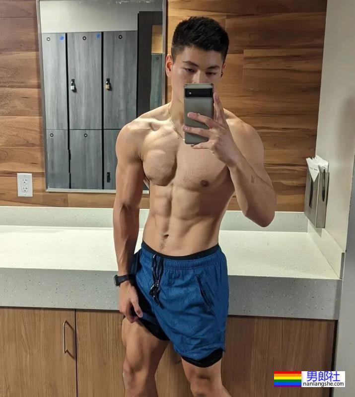 推特肌肉教练露脸狂掉粉,网友急支招拍电影补救! - 51虹马 推特肌肉教练露脸狂掉粉,网友急支招拍电影补救! - 51虹马