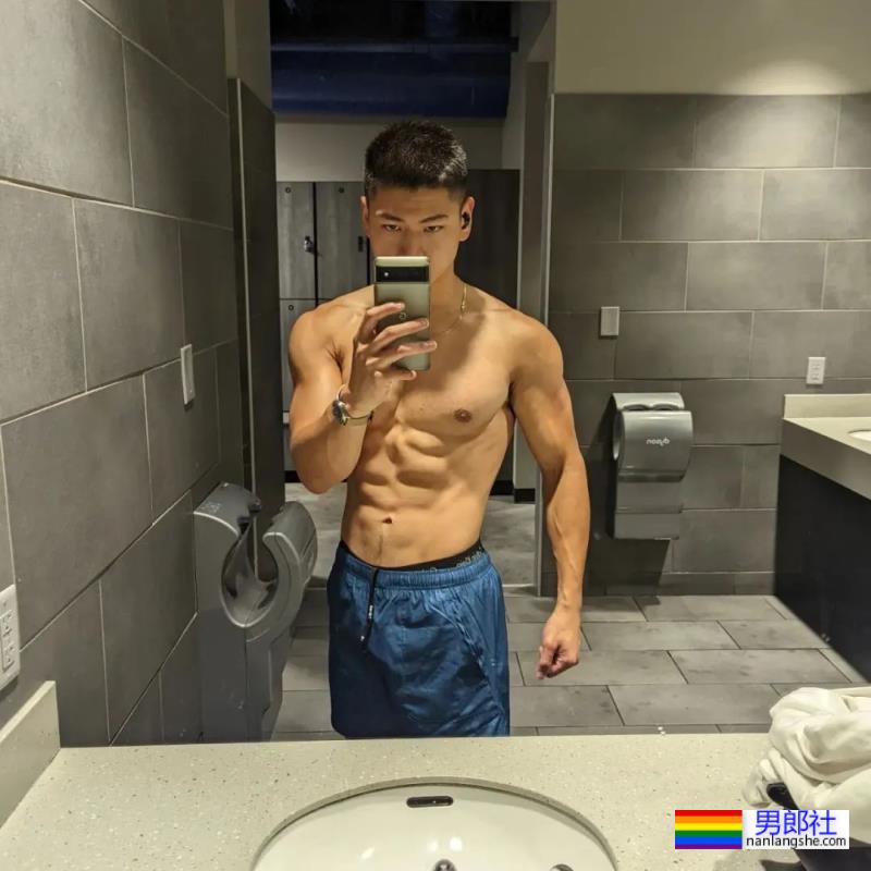 推特肌肉教练露脸狂掉粉,网友急支招拍电影补救! - 51虹马 推特肌肉教练露脸狂掉粉,网友急支招拍电影补救! - 51虹马