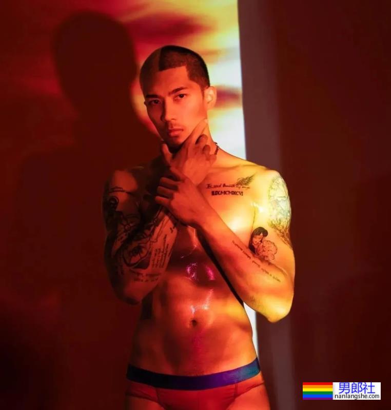 推特肌肉教练露脸狂掉粉,网友急支招拍电影补救! - 51虹马 推特肌肉教练露脸狂掉粉,网友急支招拍电影补救! - 51虹马