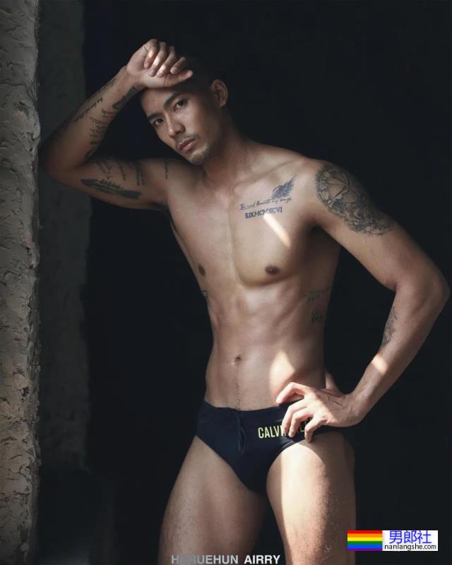 推特肌肉教练露脸狂掉粉,网友急支招拍电影补救! - 51虹马 推特肌肉教练露脸狂掉粉,网友急支招拍电影补救! - 51虹马