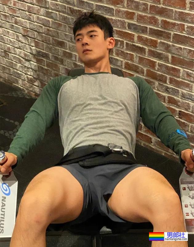 与毛若懿一起合拍的网红小哥扒到了!这才是公零天花板? - 51虹马 与毛若懿一起合拍的网红小哥扒到了!这才是公零天花板? - 51虹马