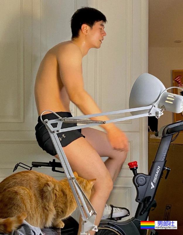 与毛若懿一起合拍的网红小哥扒到了!这才是公零天花板? - 51虹马 与毛若懿一起合拍的网红小哥扒到了!这才是公零天花板? - 51虹马