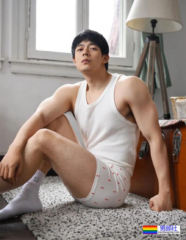 与毛若懿一起合拍的网红小哥扒到了!这才是公零天花板? - 51虹马 与毛若懿一起合拍的网红小哥扒到了!这才是公零天花板? - 51虹马