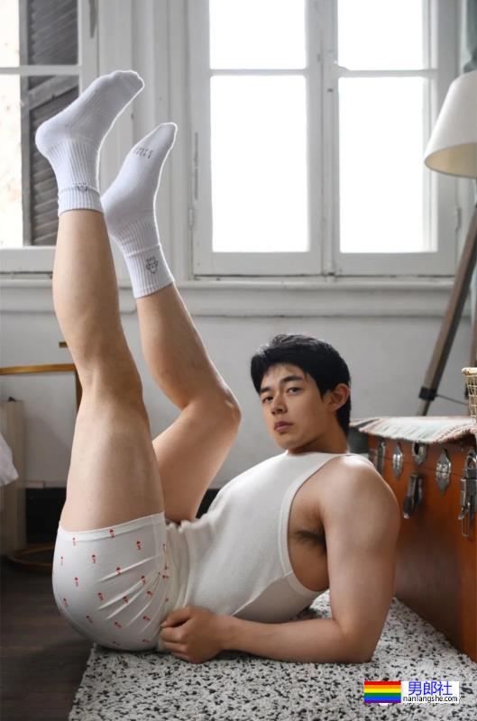 与毛若懿一起合拍的网红小哥扒到了!这才是公零天花板? - 51虹马 与毛若懿一起合拍的网红小哥扒到了!这才是公零天花板? - 51虹马