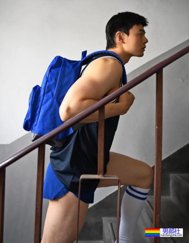 与毛若懿一起合拍的网红小哥扒到了!这才是公零天花板? - 51虹马 与毛若懿一起合拍的网红小哥扒到了!这才是公零天花板? - 51虹马