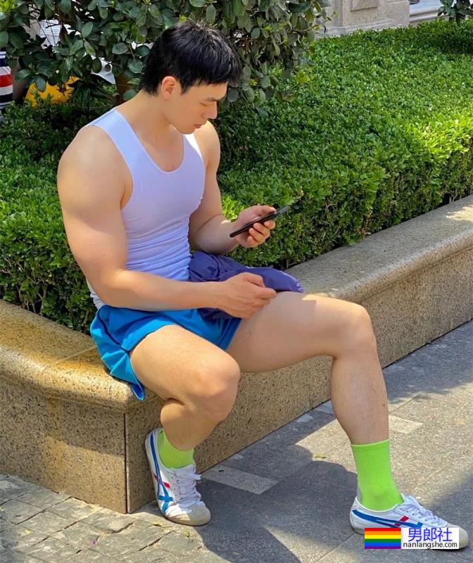 与毛若懿一起合拍的网红小哥扒到了!这才是公零天花板? - 51虹马 与毛若懿一起合拍的网红小哥扒到了!这才是公零天花板? - 51虹马