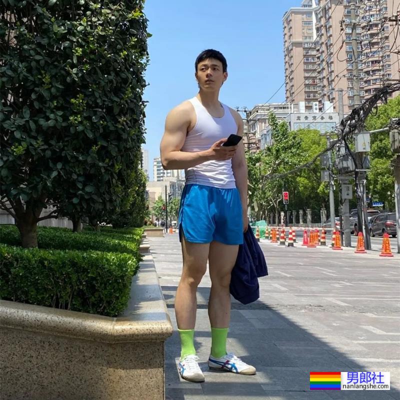 与毛若懿一起合拍的网红小哥扒到了!这才是公零天花板? - 51虹马 与毛若懿一起合拍的网红小哥扒到了!这才是公零天花板? - 51虹马