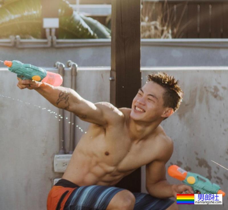 柔道体育生居然和队友在一起了！网友：我要加入他们！ - 51虹马