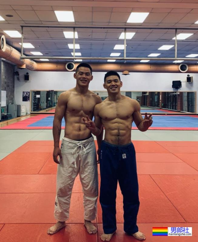 柔道体育生居然和队友在一起了！网友：我要加入他们！ - 51虹马