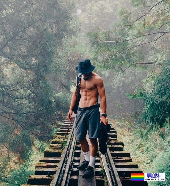 柔道体育生居然和队友在一起了！网友：我要加入他们！ - 51虹马