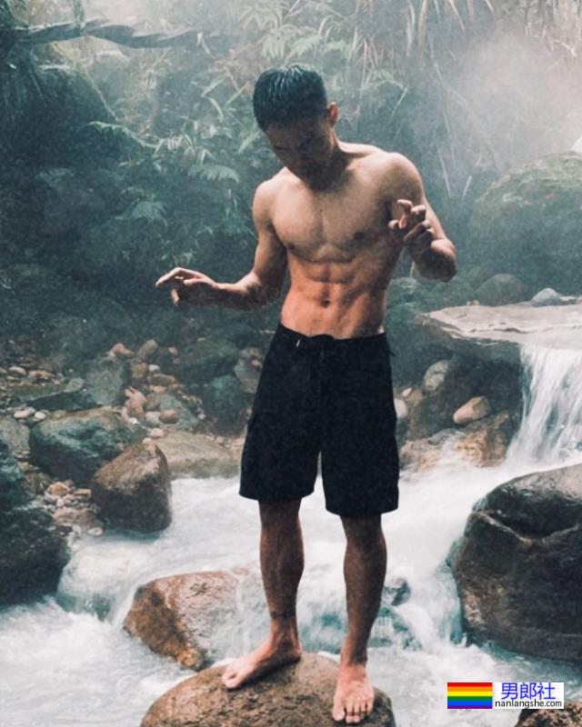 柔道体育生居然和队友在一起了！网友：我要加入他们！ - 51虹马