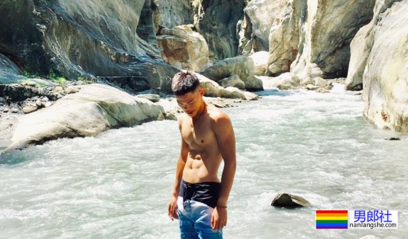 柔道体育生居然和队友在一起了！网友：我要加入他们！ - 51虹马