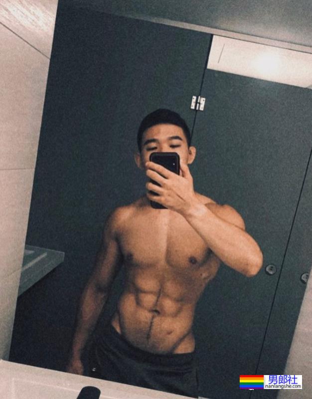 柔道体育生居然和队友在一起了！网友：我要加入他们！ - 51虹马