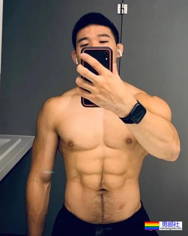 柔道体育生居然和队友在一起了！网友：我要加入他们！ - 51虹马