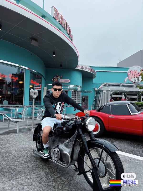 非典型臭脚帅哥 - 51虹马