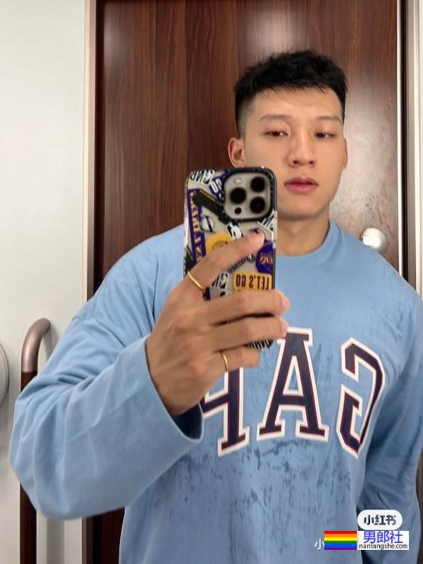 非典型臭脚帅哥 - 51虹马