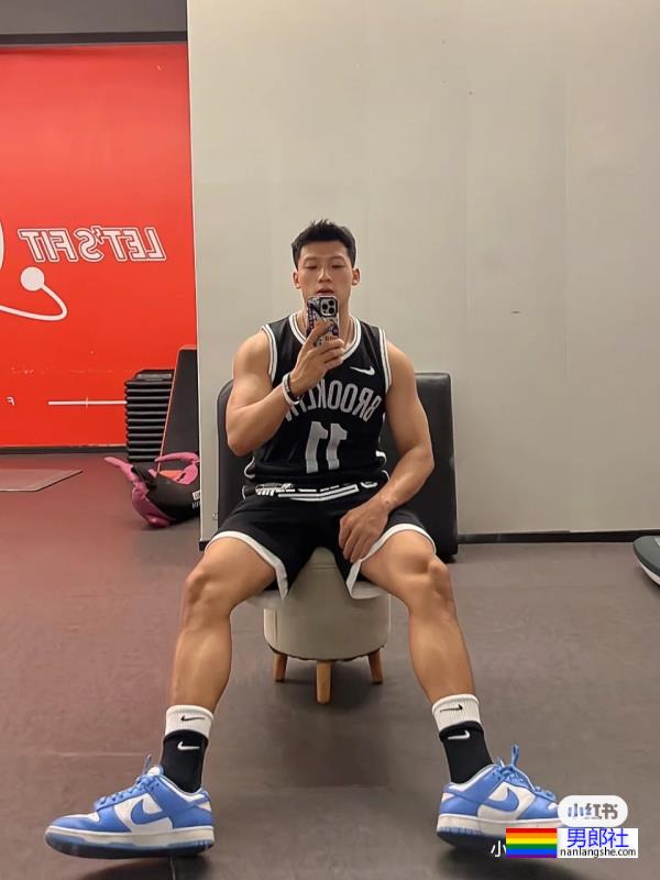 非典型臭脚帅哥 - 51虹马