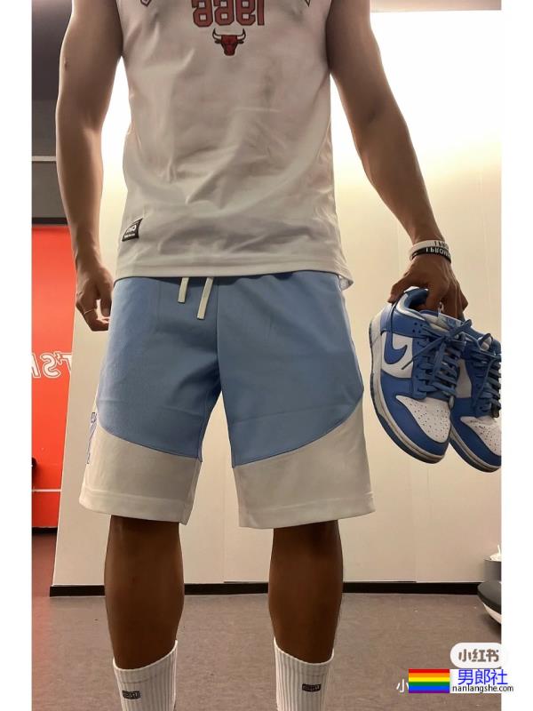 非典型臭脚帅哥 - 51虹马