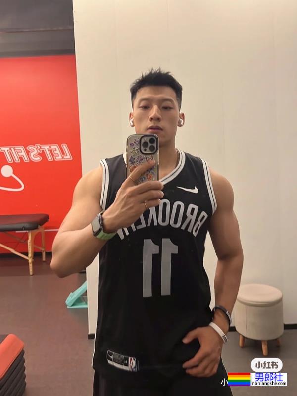 非典型臭脚帅哥 - 51虹马