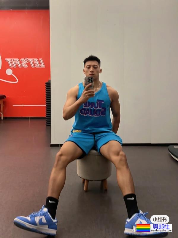 非典型臭脚帅哥 - 51虹马