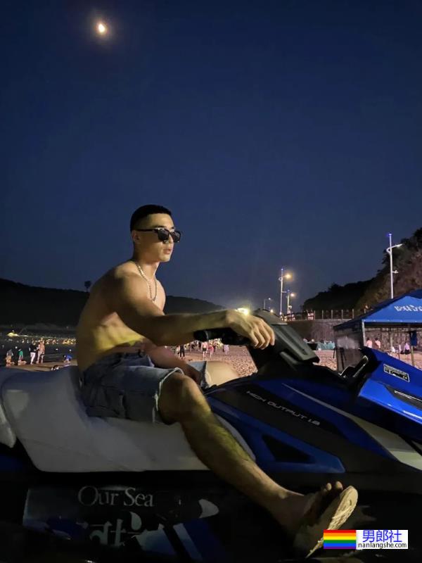 岛国时间静止系列之肌肉帅警 - 51虹马